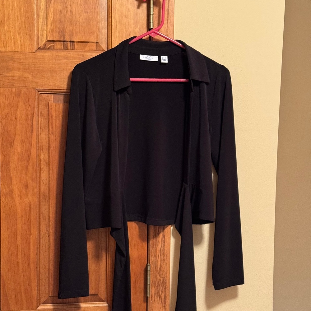 Liquid Knit Long Sleeve Tie Front Shrug - M